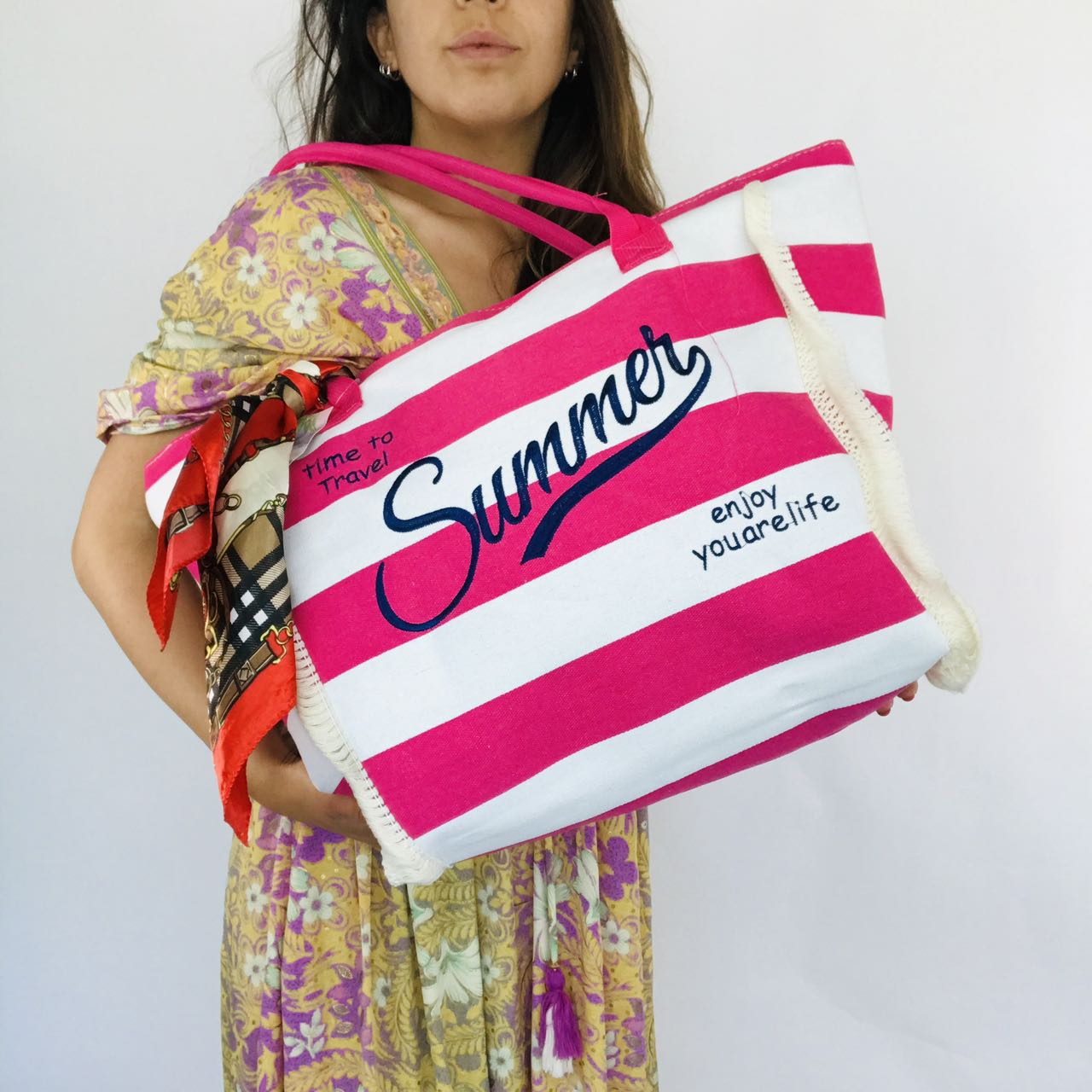 Borsa estiva con foulard sul manico colore rosa