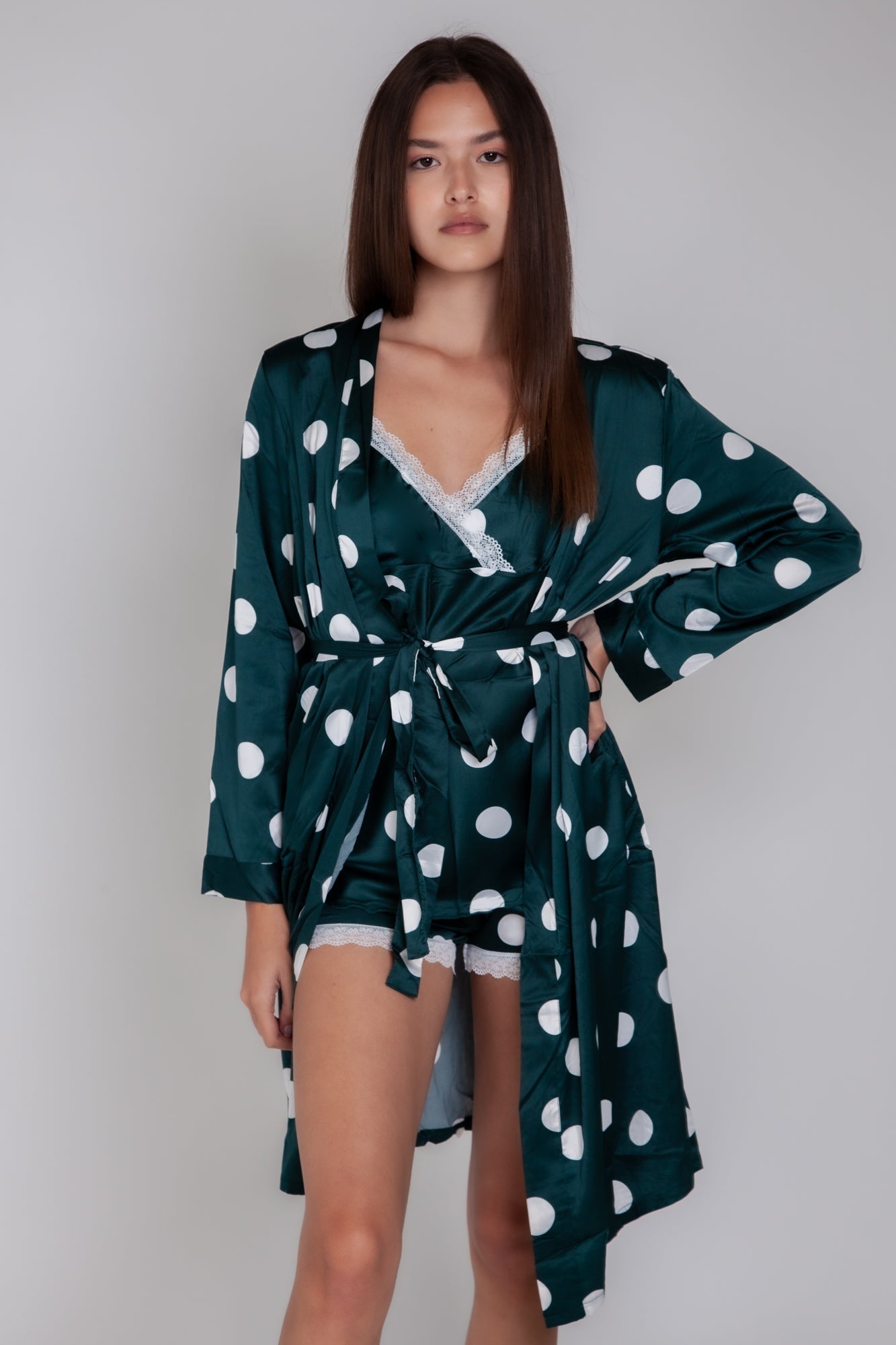 Pigiama donna in raso bianco a pois gigilovers