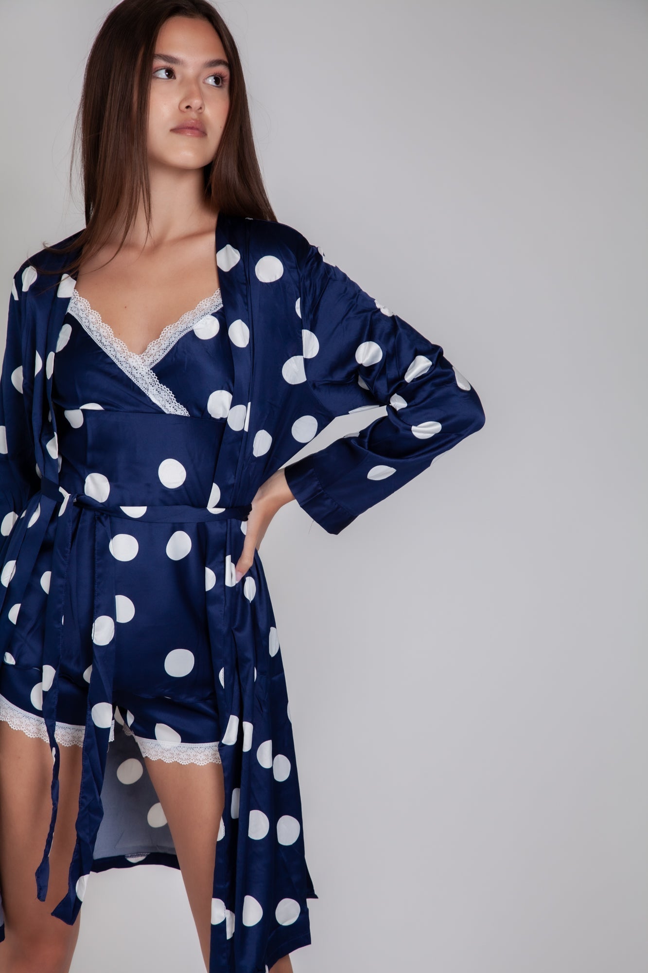 Pigiama donna in raso bianco a pois gigilovers